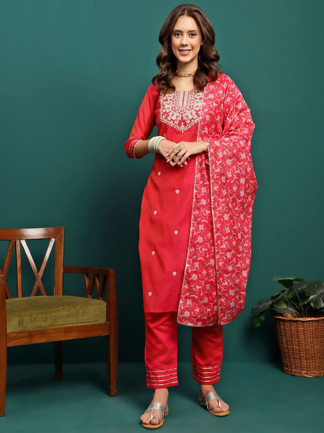 

Sangria Pink Floral Embroidered Zari Chanderi Silk Straight Kurta With Trouser & Dupatta