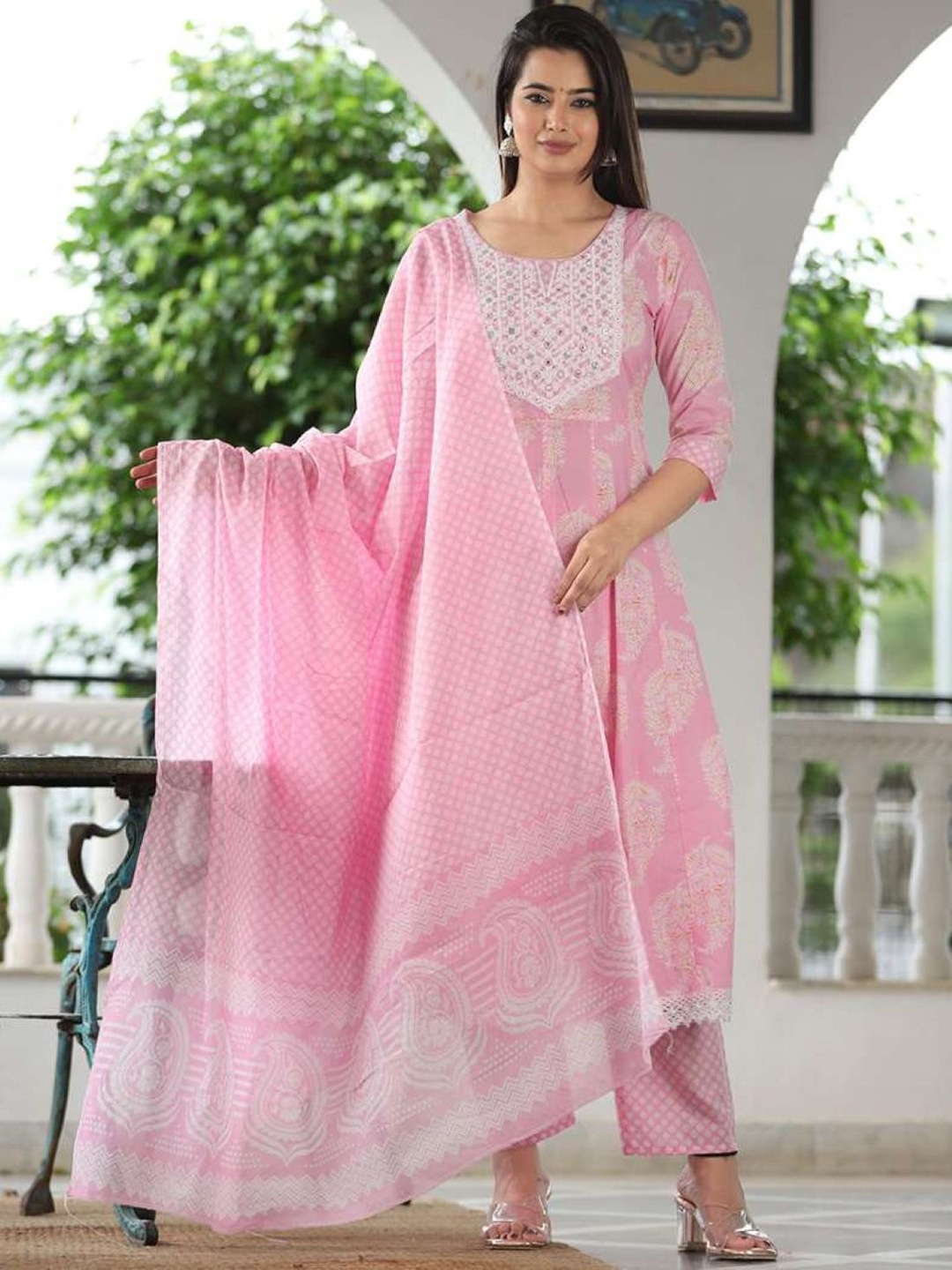 

GEKHA Floral Printed Panelled Thread Work Anarkali Kurta With Trousers & Dupatta, Pink