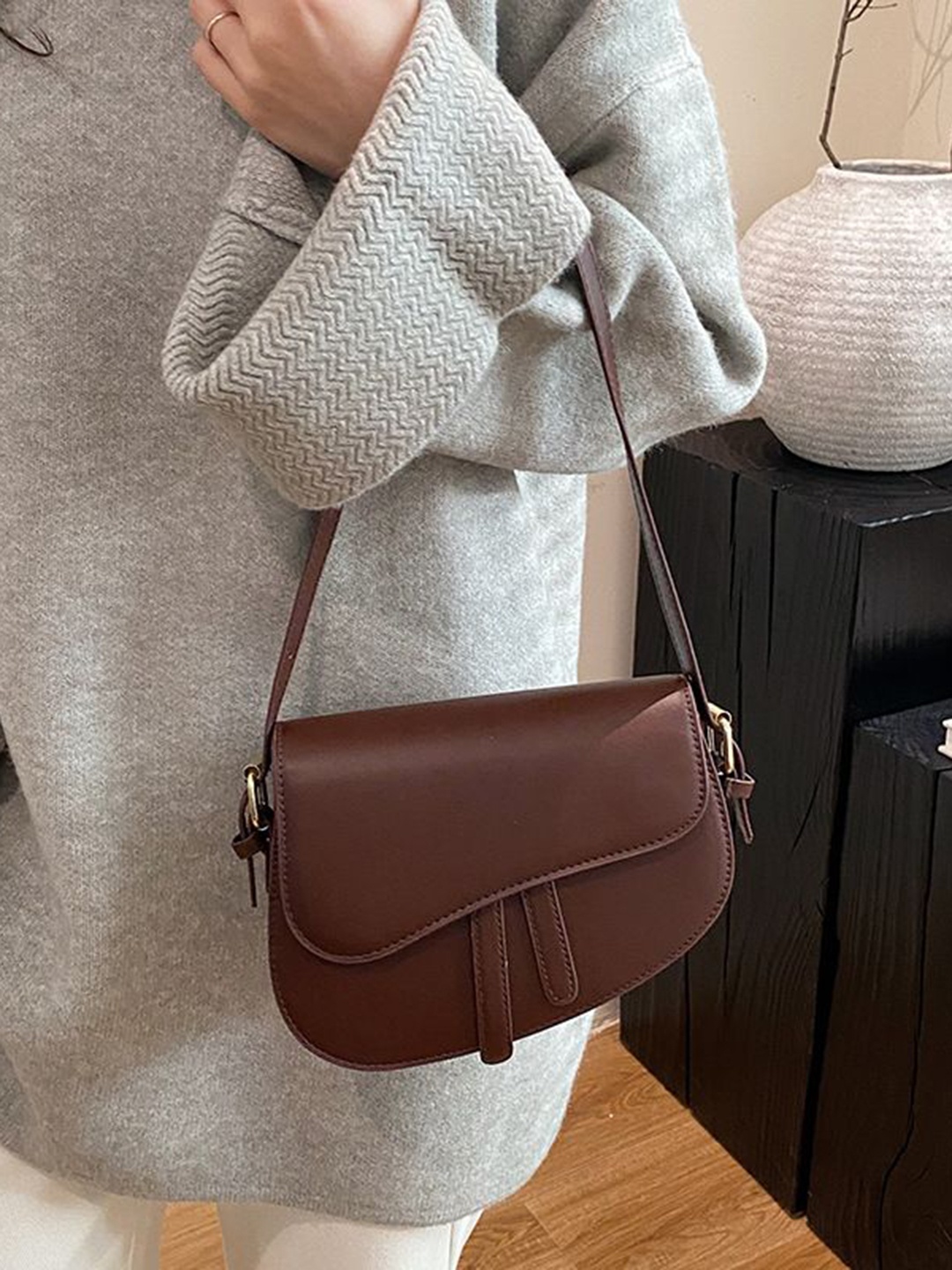 

StyleCast Women Solid Structured Sling Bag, Coffee brown