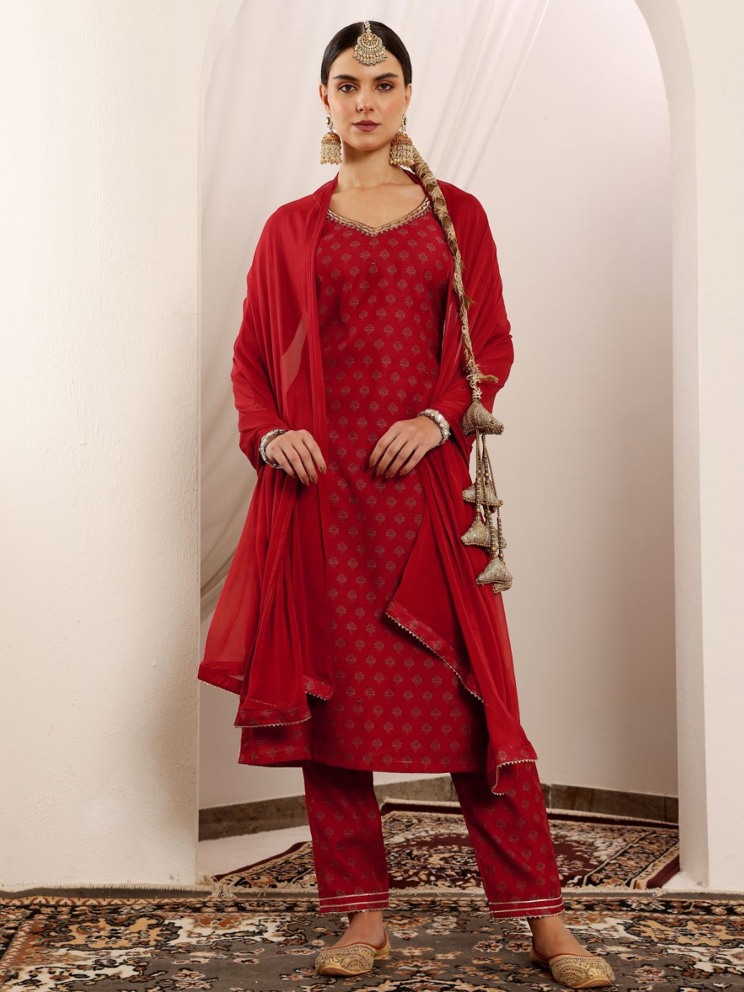 

Lative Colours of Fashion Ethnic Motifs Printed Straight Kurta With Trousers & Dupatta, Red