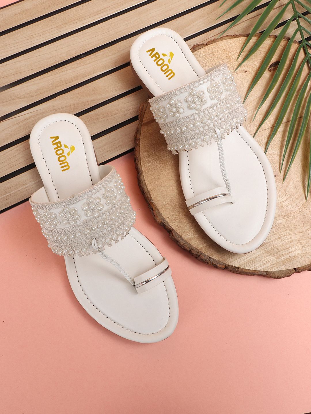 

AROOM Women One Toe Flats, White