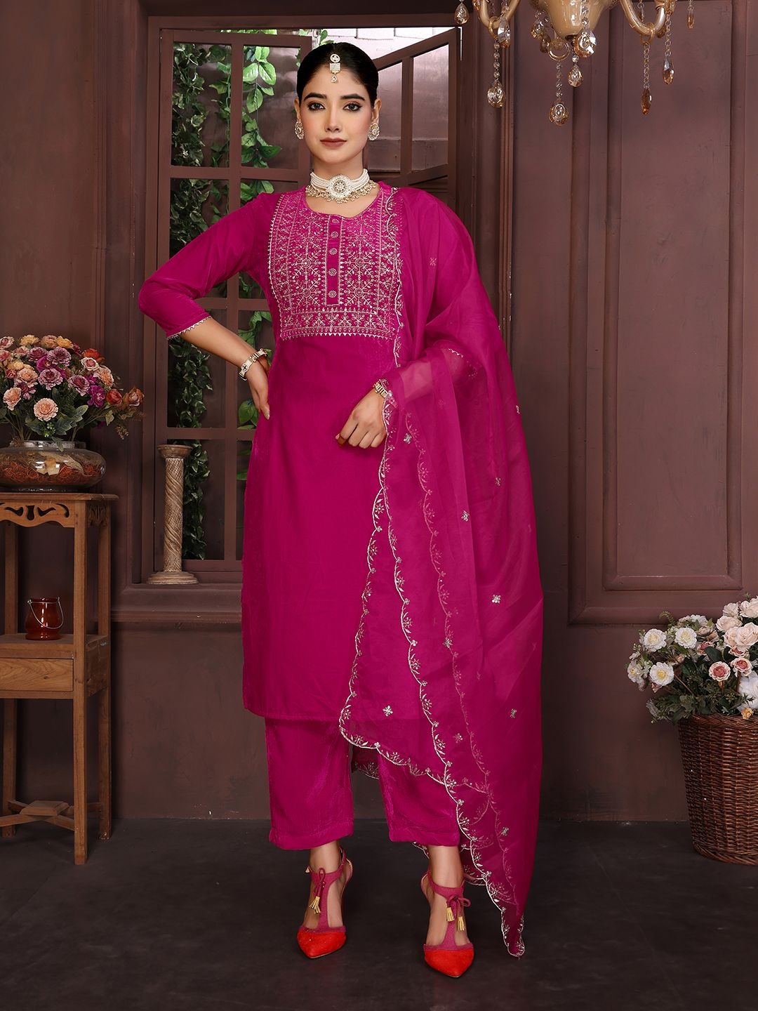 

DIVASTRI Ethnic Motifs Embroidered Round-Neck Straight Kurta With Trouser & Dupatta, Pink