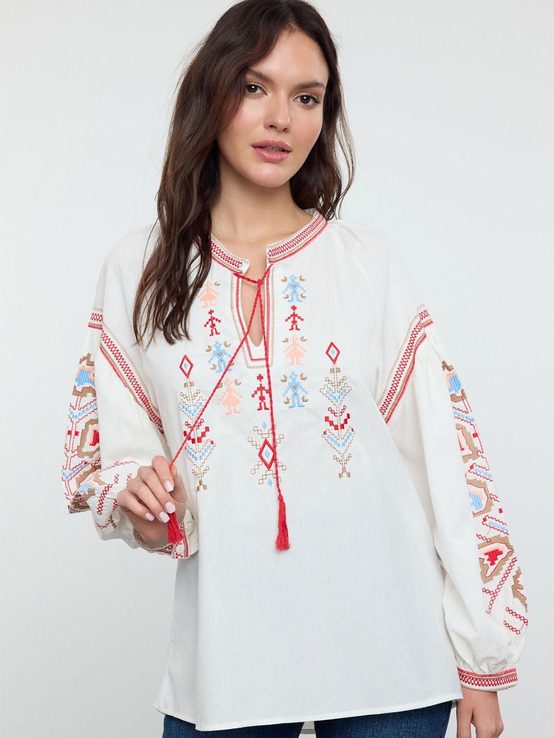 

Trendyol Floral Tie-Up Neck Top, Na