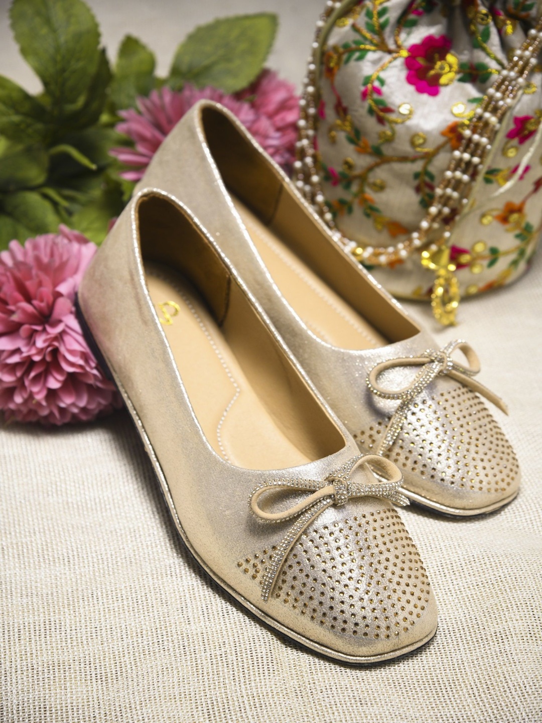 

THE WHITE POLE Women Ethnic Ballerinas Flats, Gold