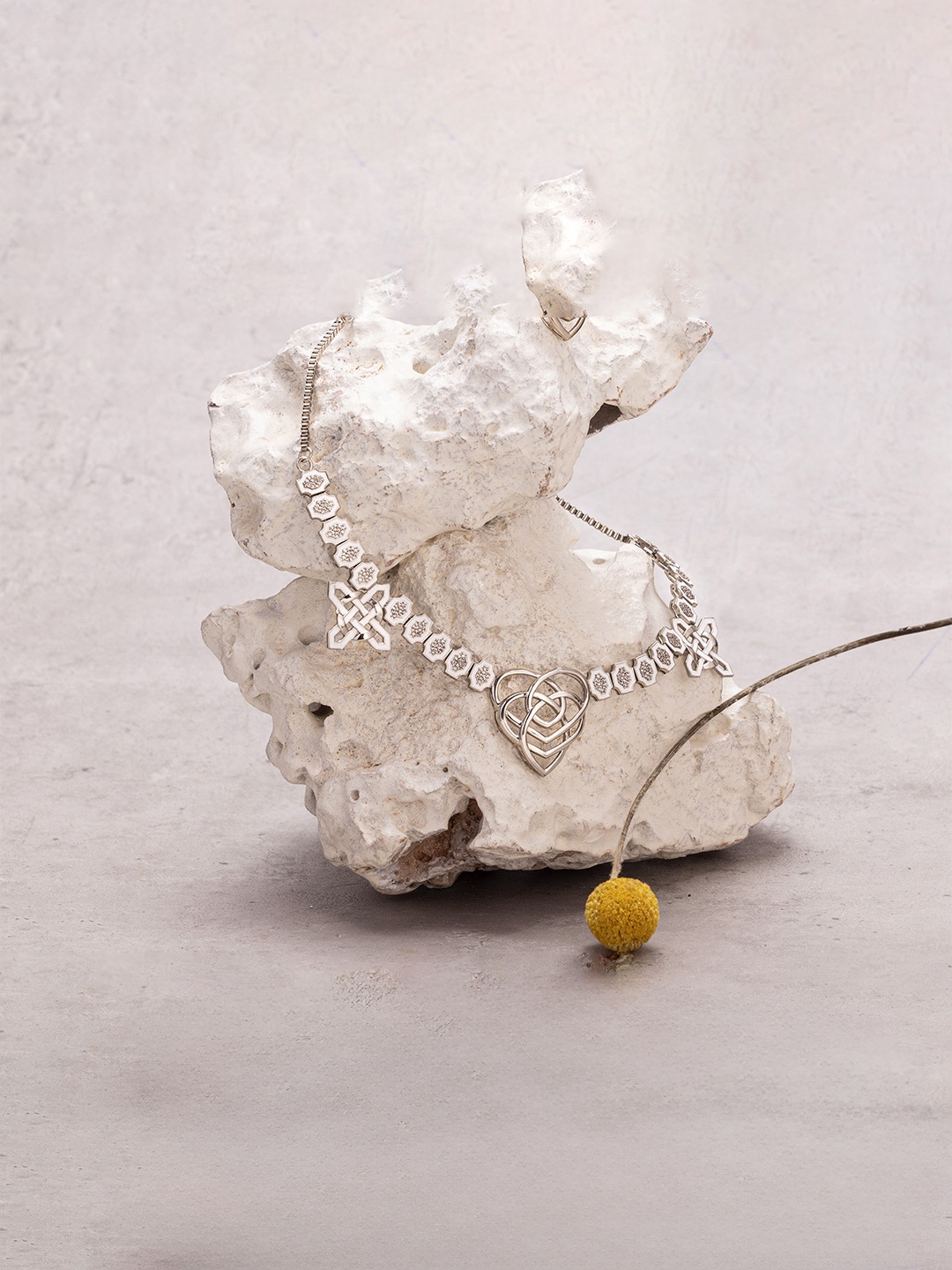 

GAURISH BESPOKE JEWELLERY Brass Silver-Plated Necklace