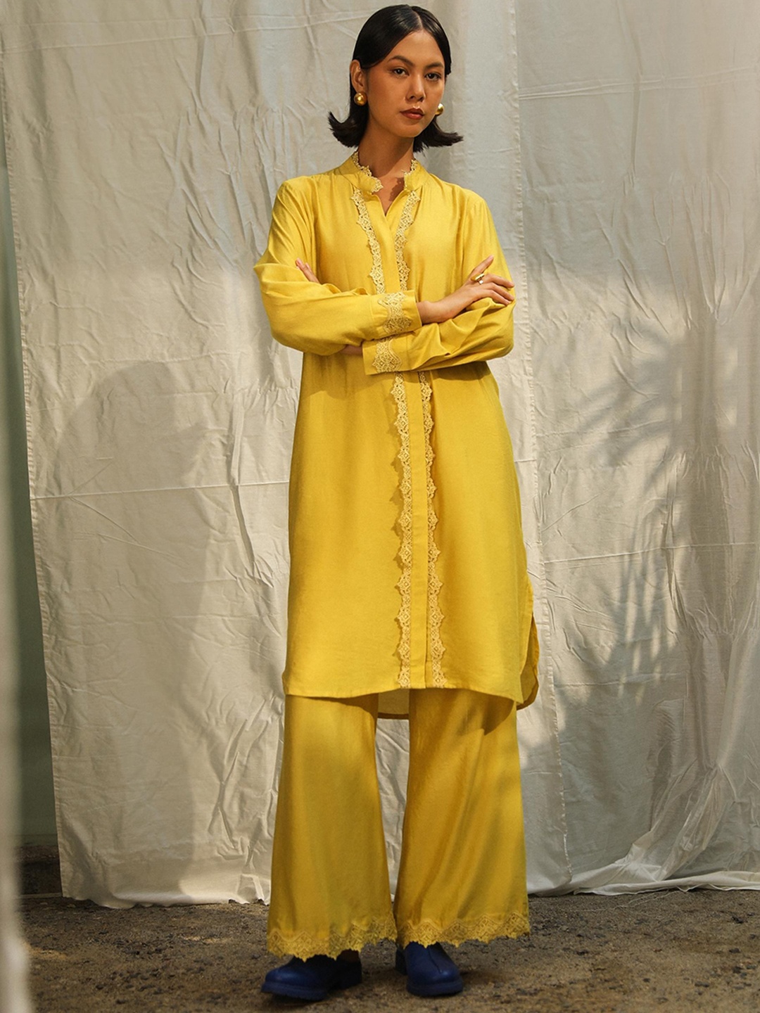 

4427 clothing Women Floral Embroidered Regular Kurta with Trousers & With Dupatta, Yellow