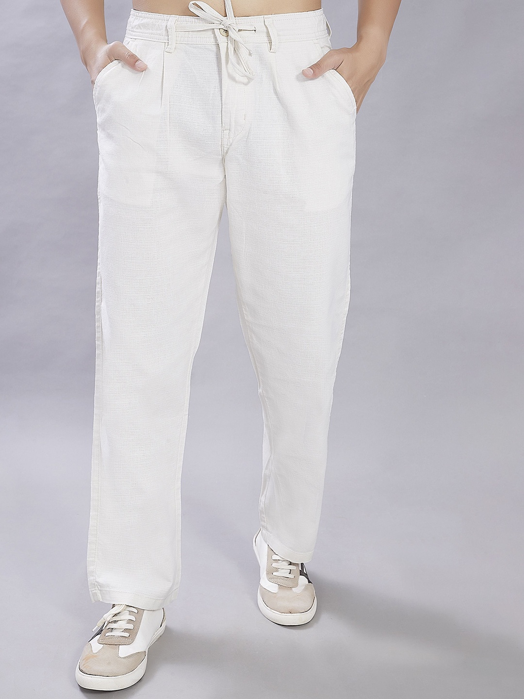 

DIVISIVE Men Relaxed Loose Fit Mid-Rise Easy Wash Pleated Trousers, Off white
