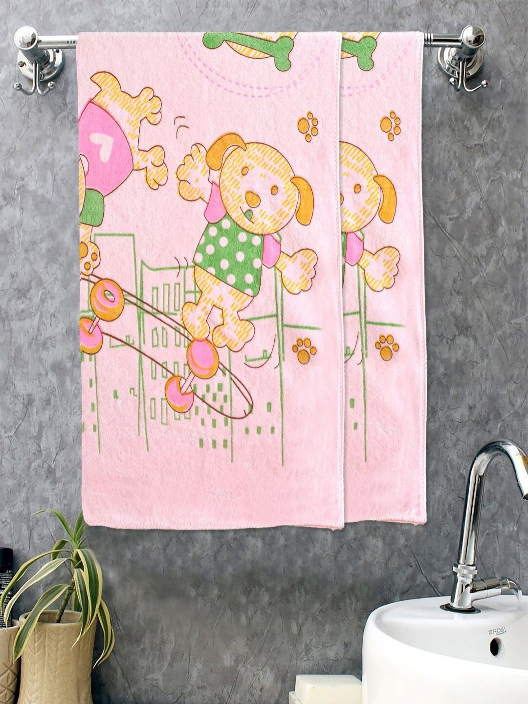 

FABINALIV Pink & Green 2 Printed Cotton 420 GSM Bath Towel