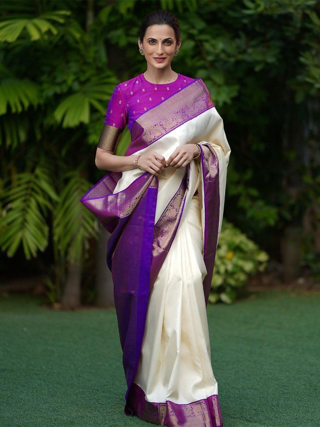 

A TO Z CART Zari Pure Silk Banarasi Saree, White