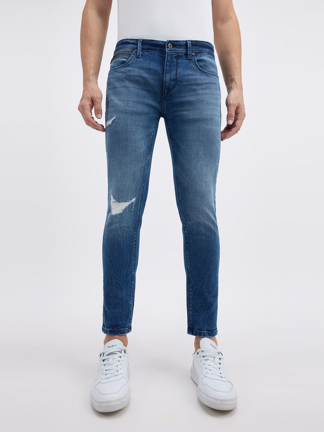 

Pepe Jeans Men Oliver Skinny Fit Mildly Distressed Heavy Fade Stretchable Jeans, Blue