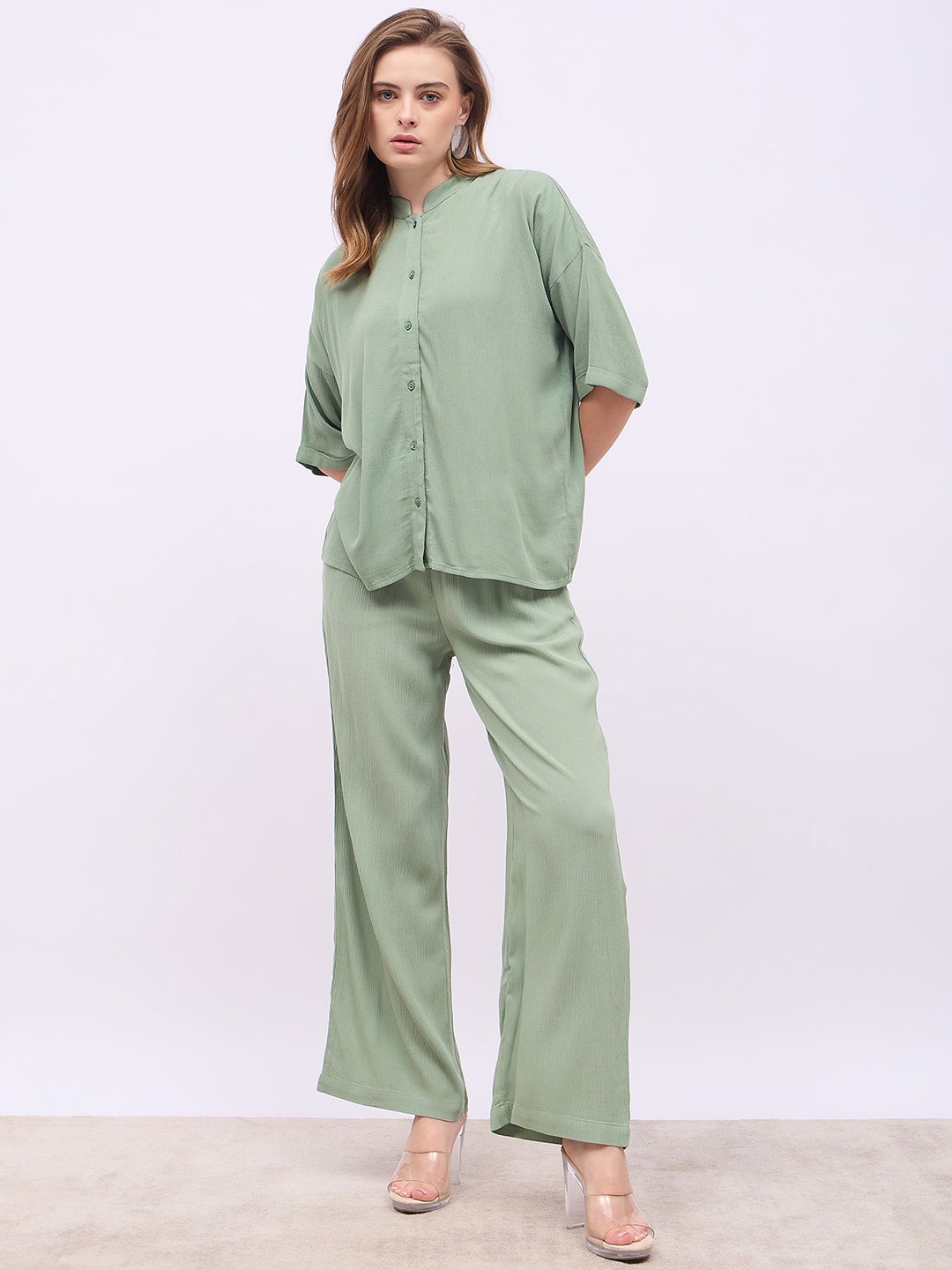 

Styli Women Solid Stand Collar Short Sleeve Oversized Shirt with Pants, Green