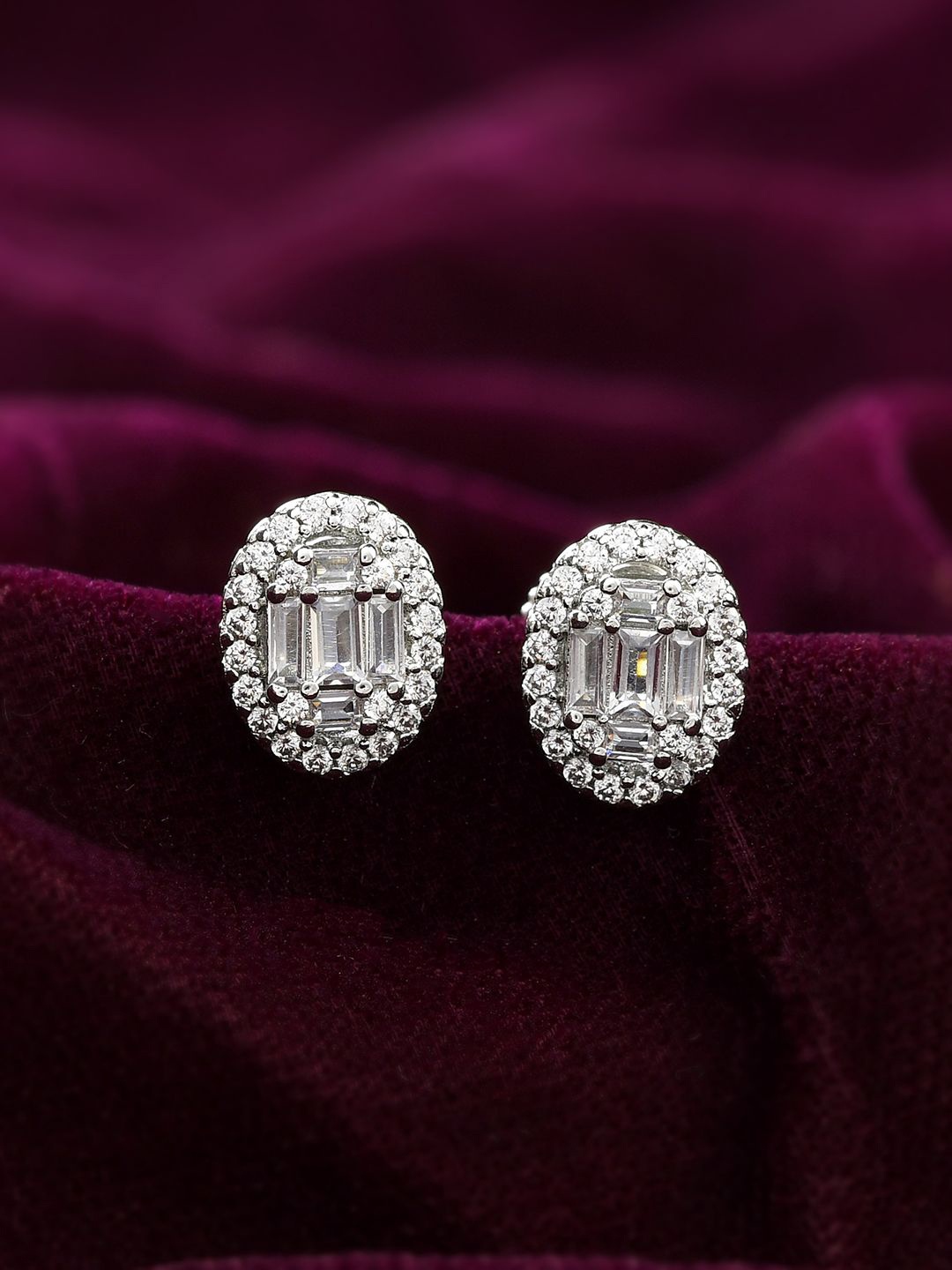 

Voylla Classic Studs Earrings, Silver