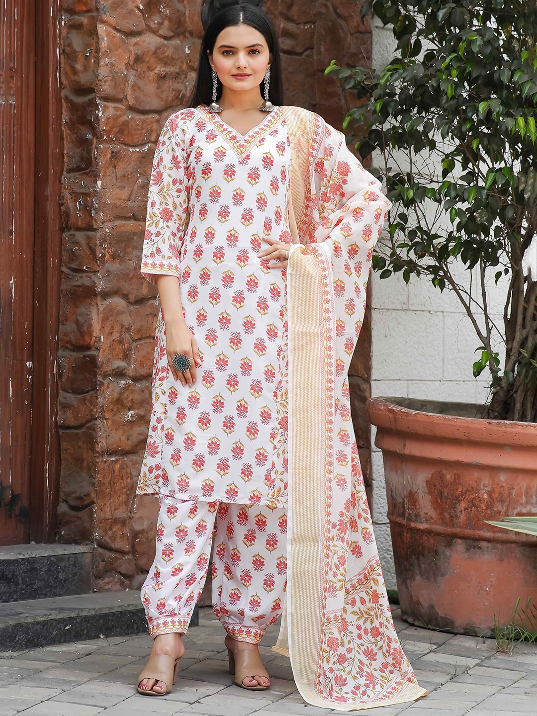 

HERE&NOW Women Floral Printed Regular Thread Work Pure Cotton Kurta with Trousers & With Dupatta, Orange