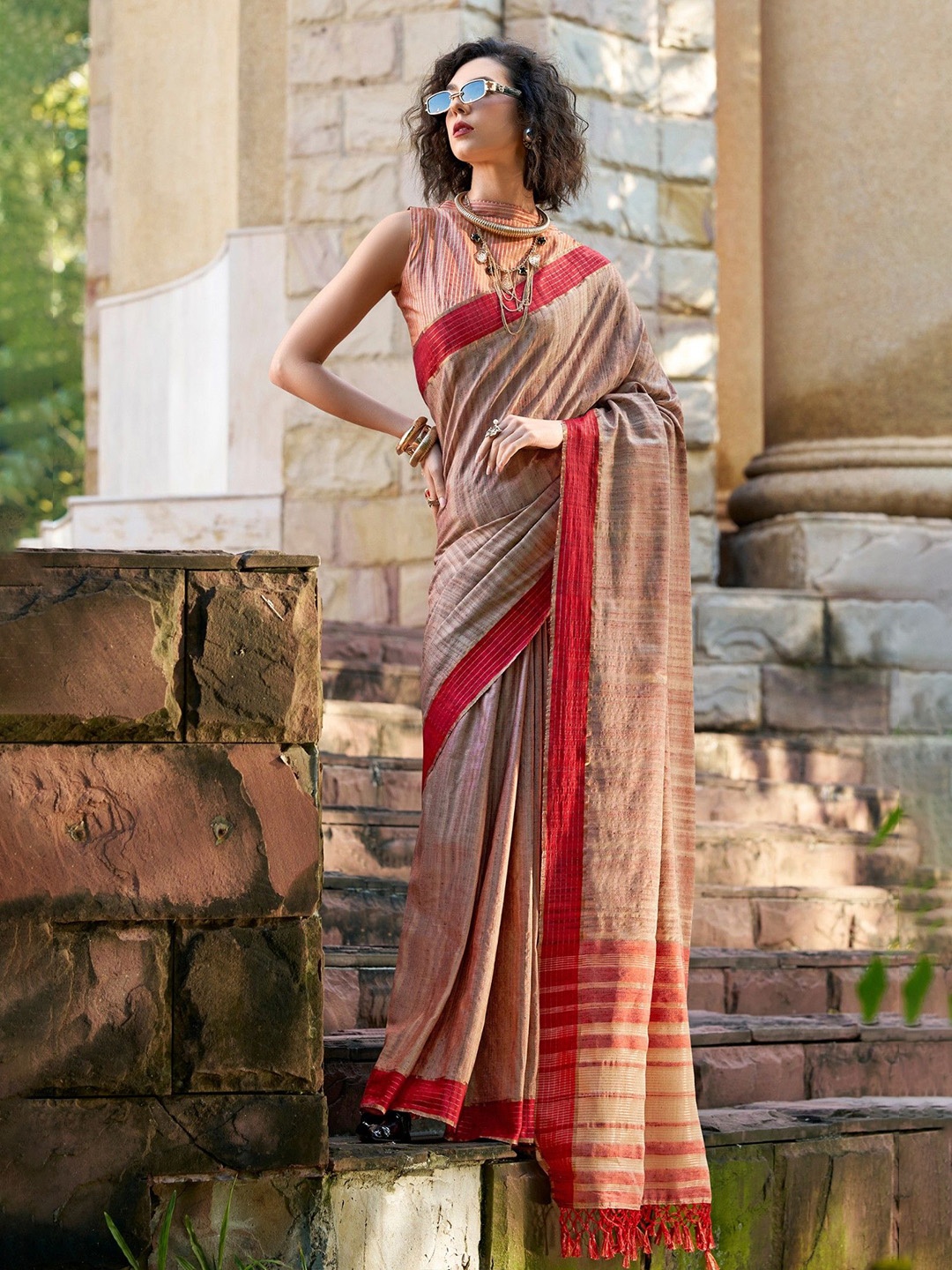 

MySilkLove Women Solid Handloom Saree, Brown