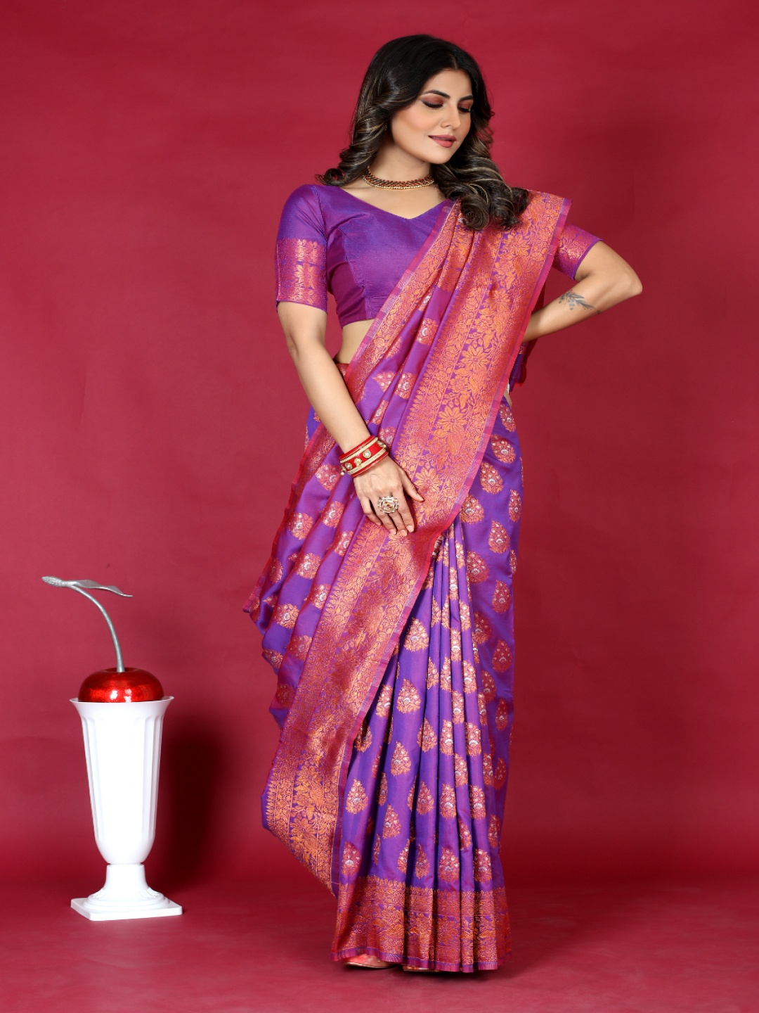 

amirat Woven Design Zari Pure Silk Zari Banarasi Saree, Purple