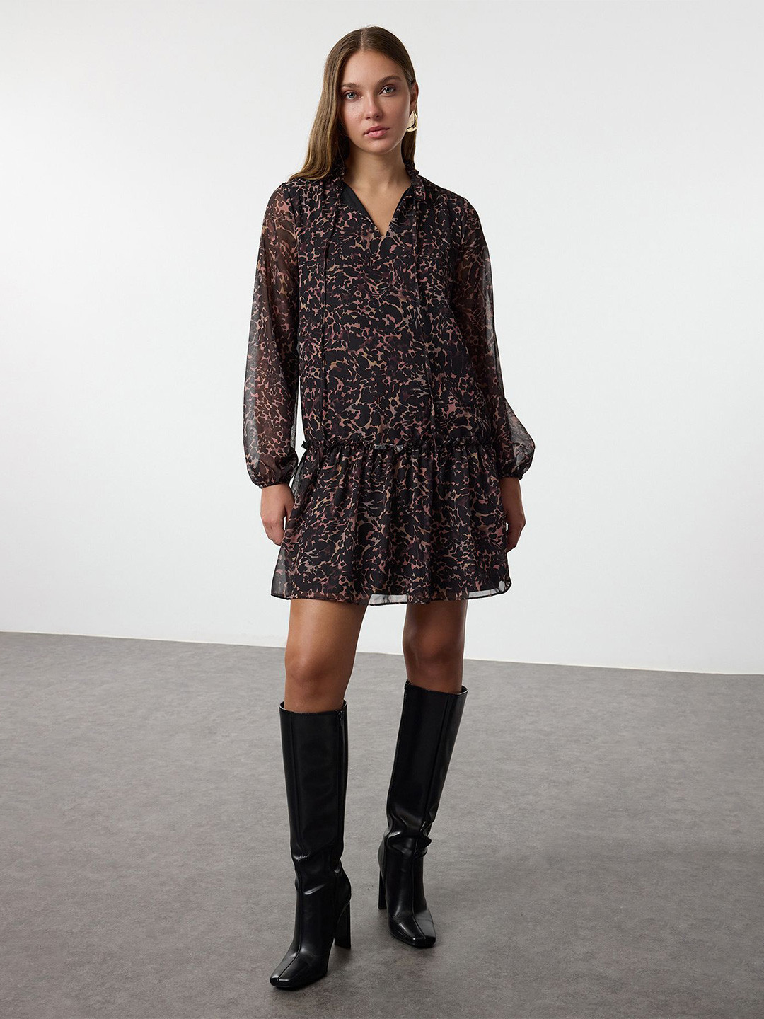 

Trendyol Women Floral Printed Drop-Waist Dress, Na