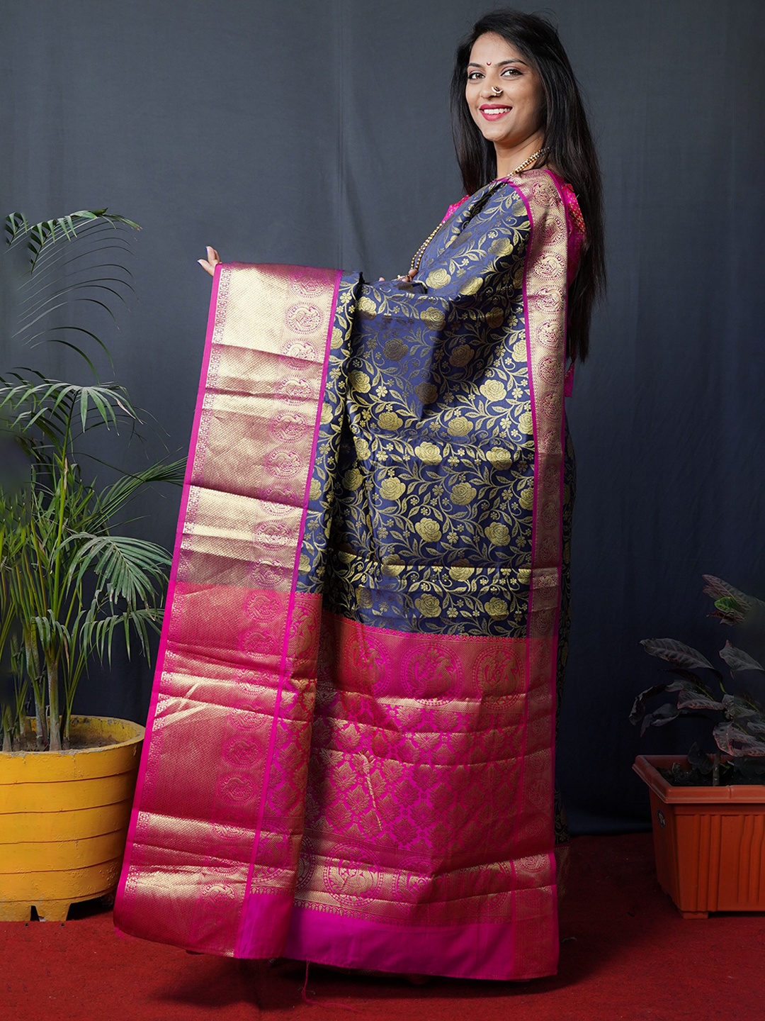 

amirat Ethnic Motifs Woven Design Zari Pure Silk Kanjeevaram Saree, Navy blue
