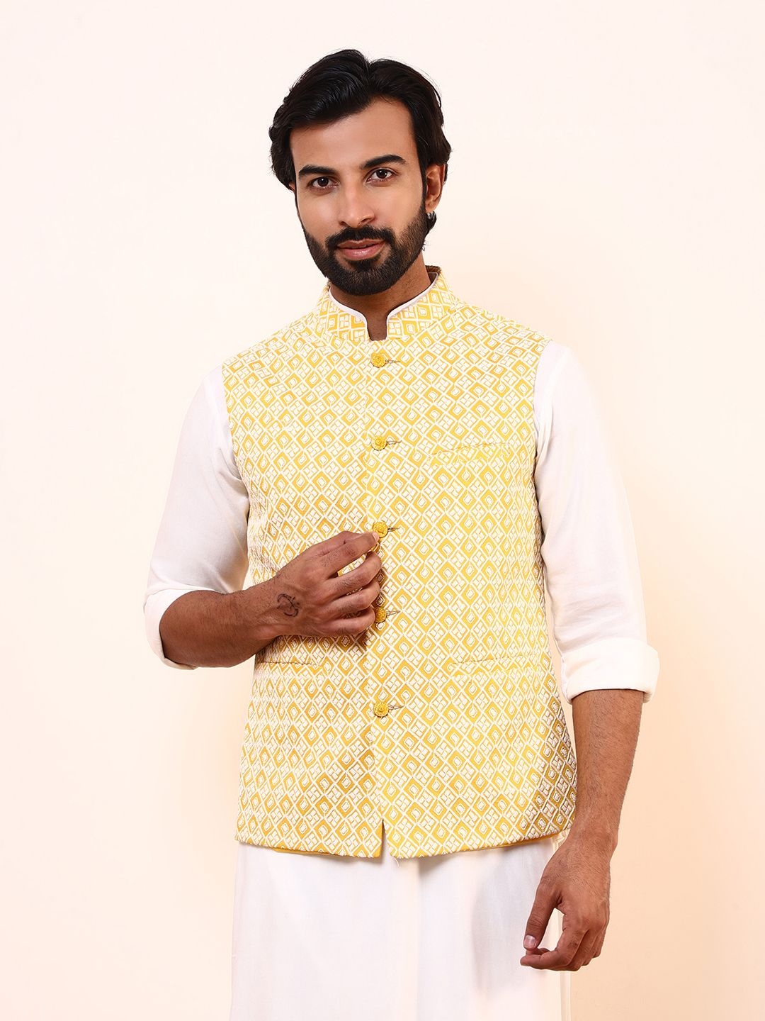 

Satwaa Embroidered Nehru Jacket, Yellow