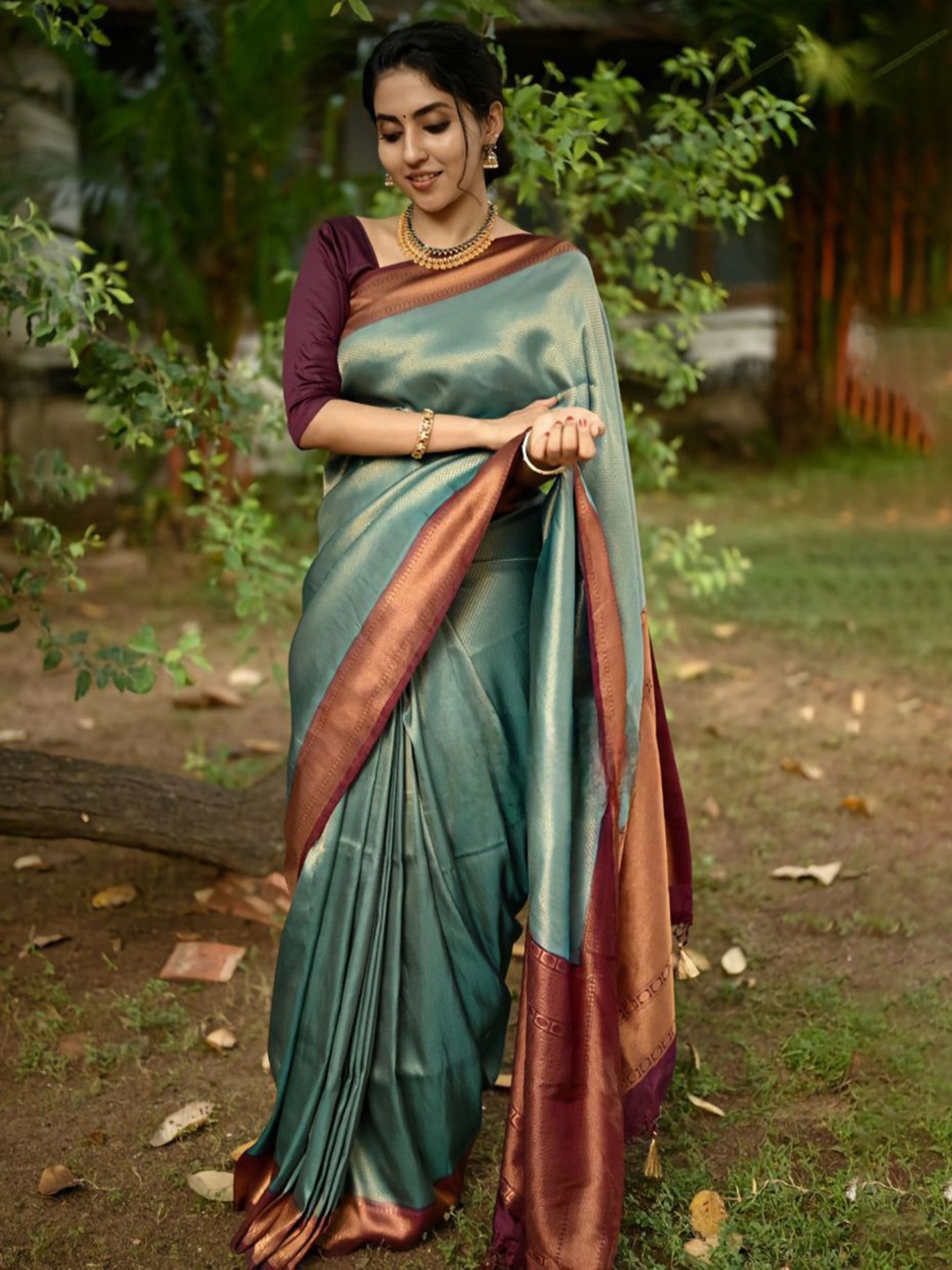 

Taslar Pure Silk Banarasi Saree With Blouse Piece, Sea green