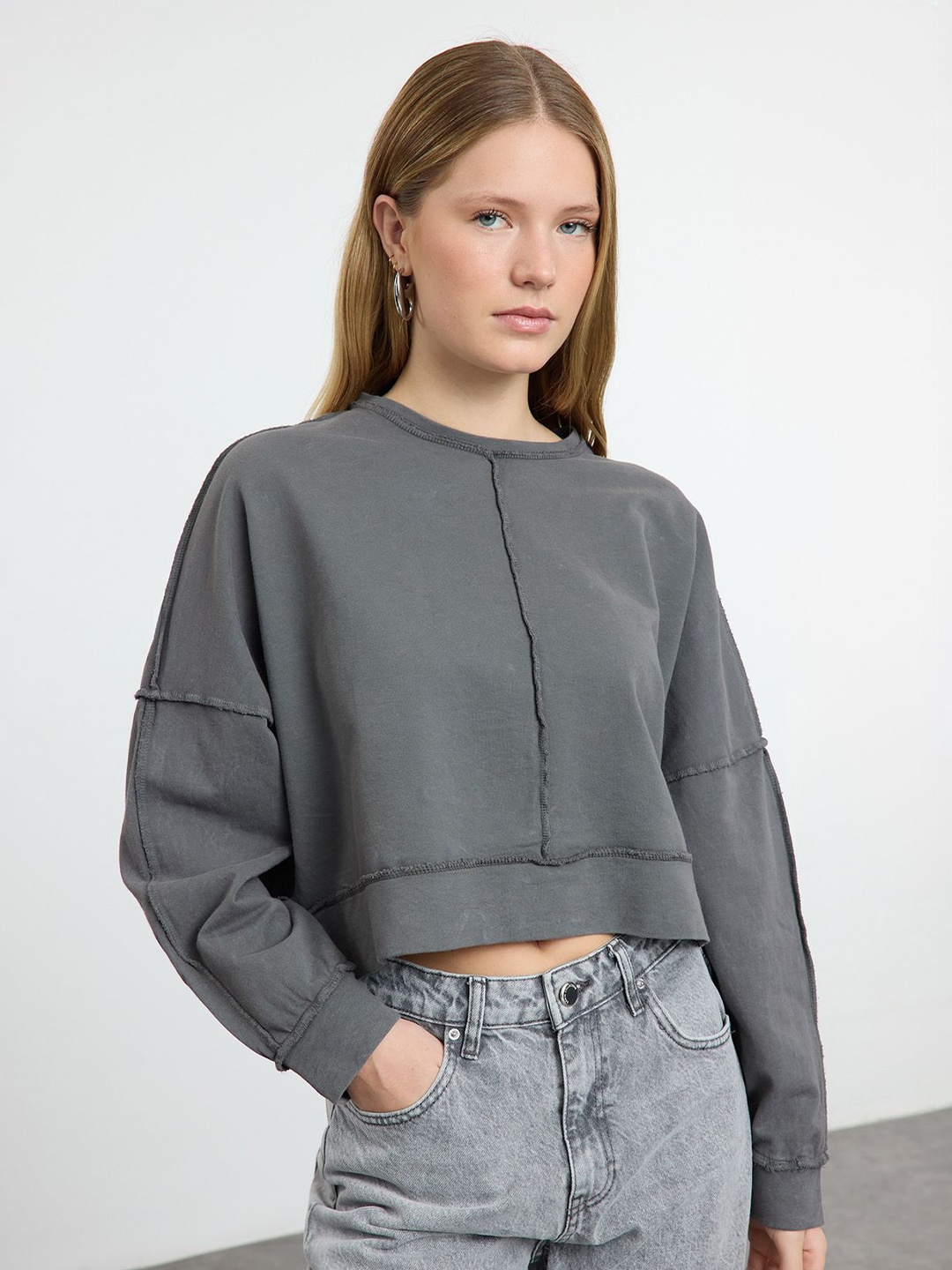

Trendyol Women Pullover Crop Sweatshirt, Grey