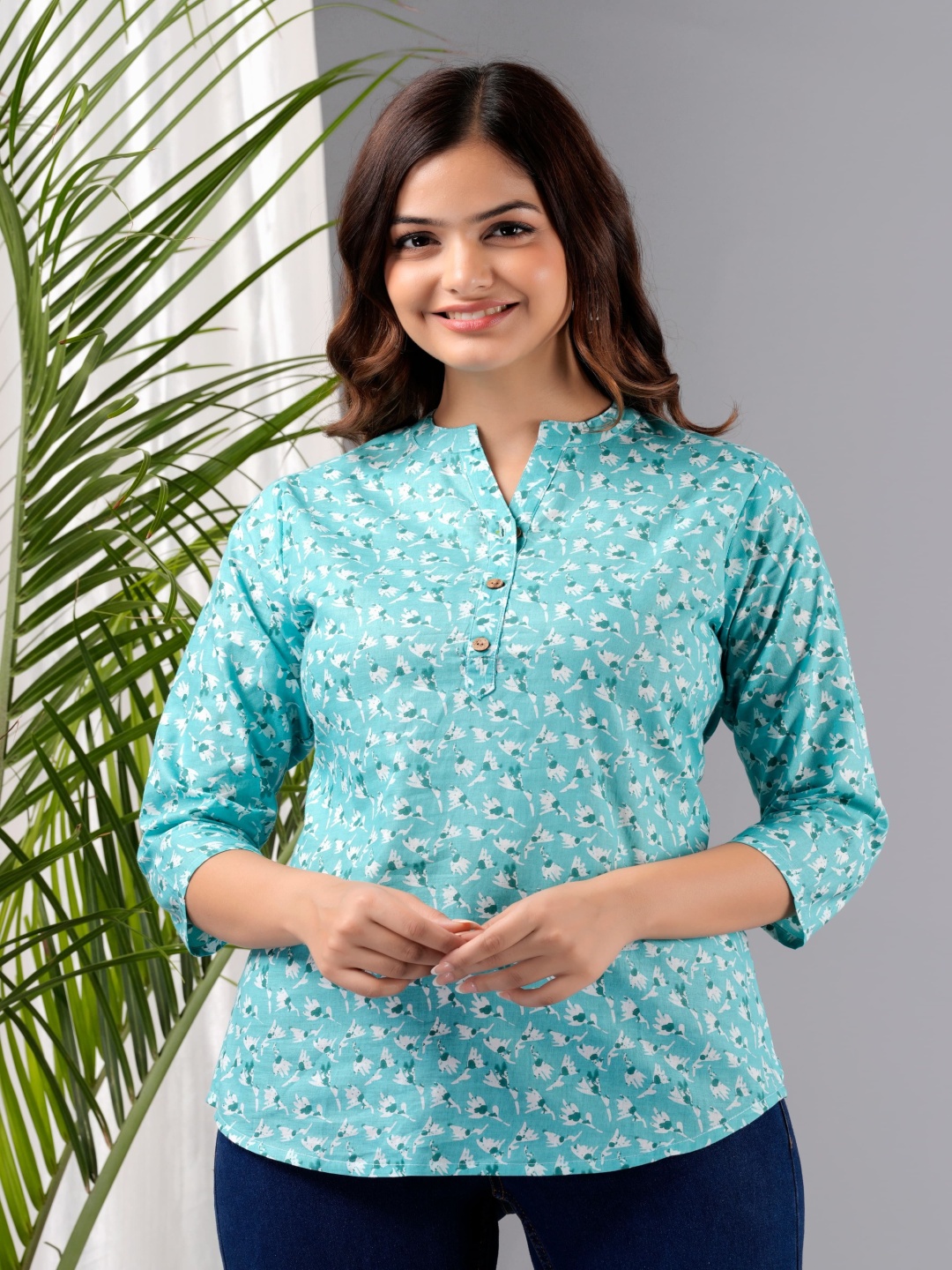 

Samhitas Women Printed Thread Work Floral Kurta, Sea green