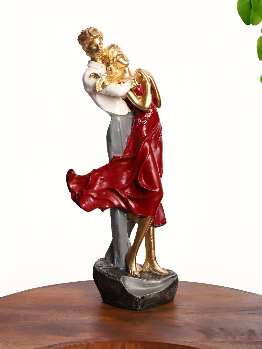 

INTERNATIONAL GIFT Decorative Showpiece White Romantic Love Couple Figurine Showpiece