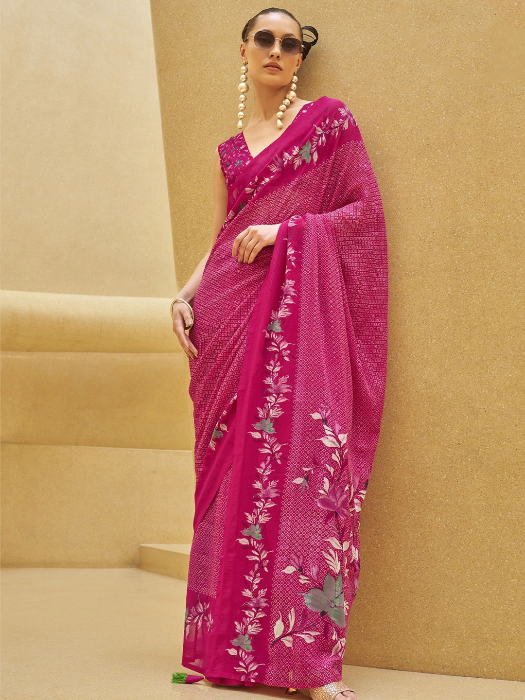 

MAHALASA Floral Printed Pure Georgette Saree, Pink