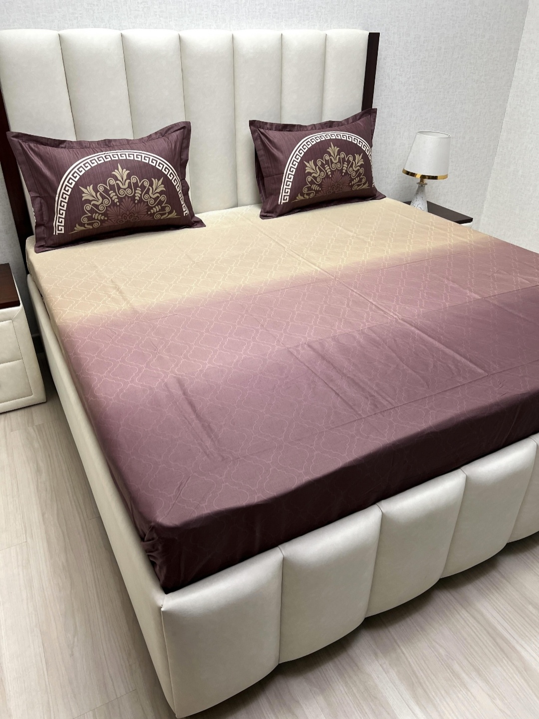 

Pure Decor Maroon & Cream-Coloured Geometric 300 TC King Bedsheet with 2 Pillow Covers