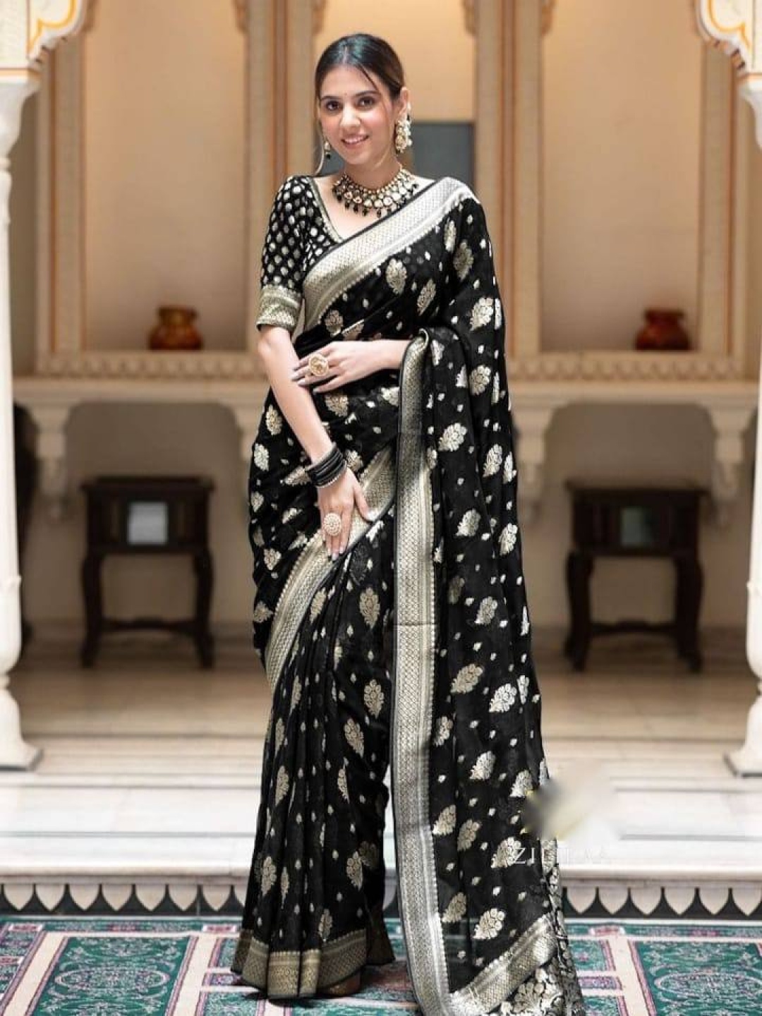 

Manu Designer Ethnic Motifs Woven Design Zari Saree, Black