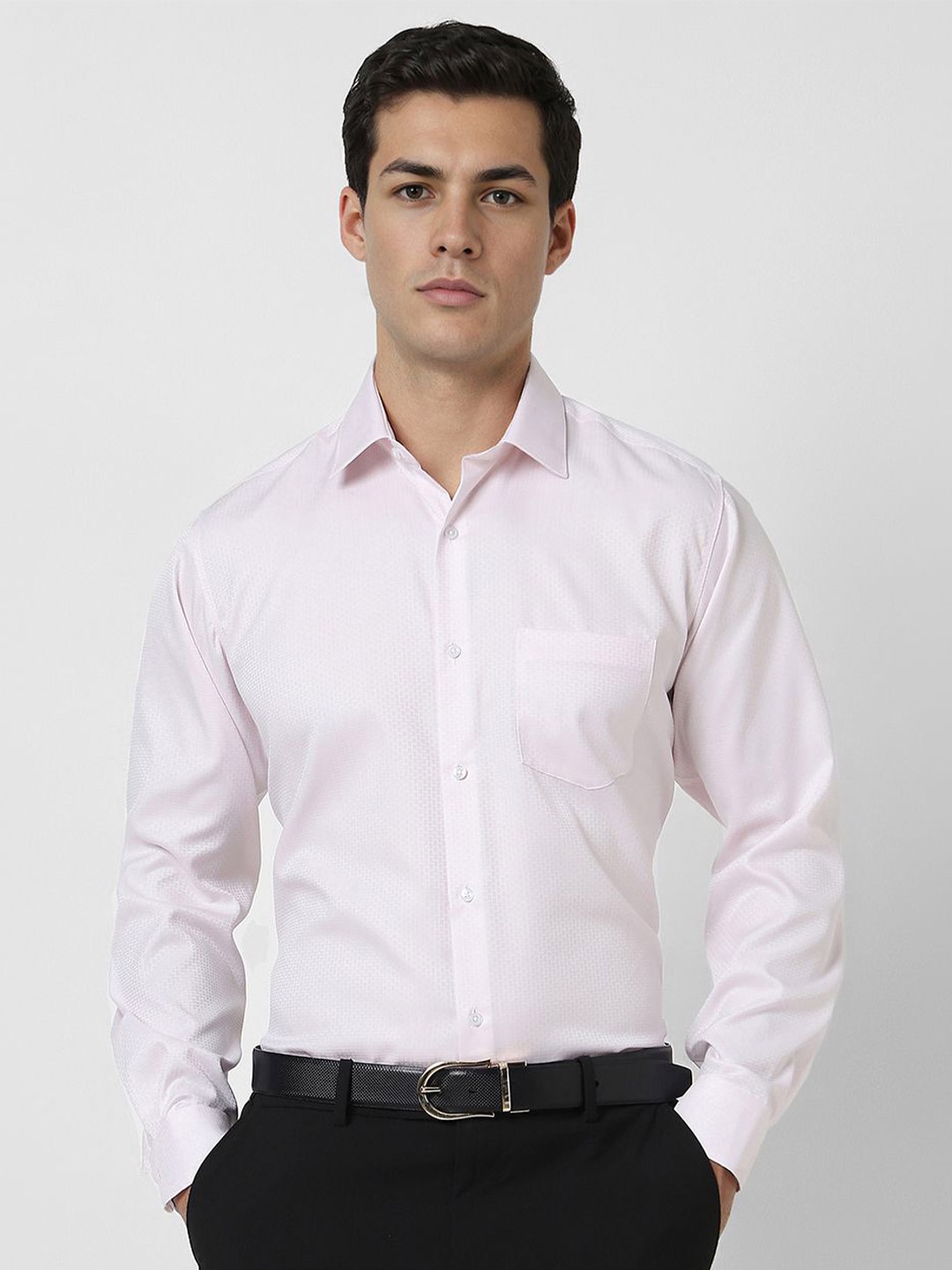 

Van Heusen Men Spread Collar Solid Cotton Formal Shirt, Pink