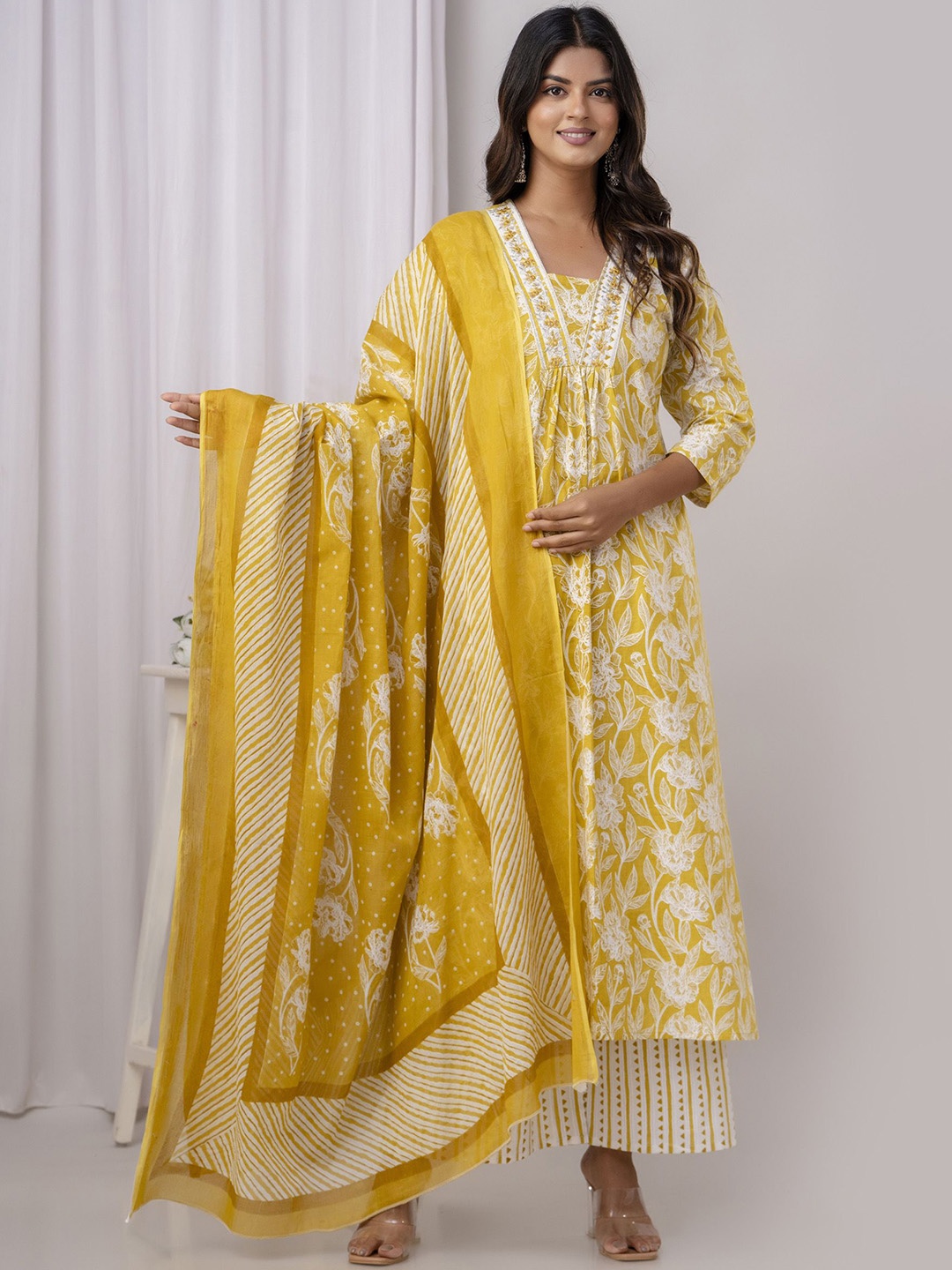 

POSHART FASHION AS UNIQUE AS YOU ARE Printed Pure Cotton Kurta With Palazzos & Dupatta, Yellow