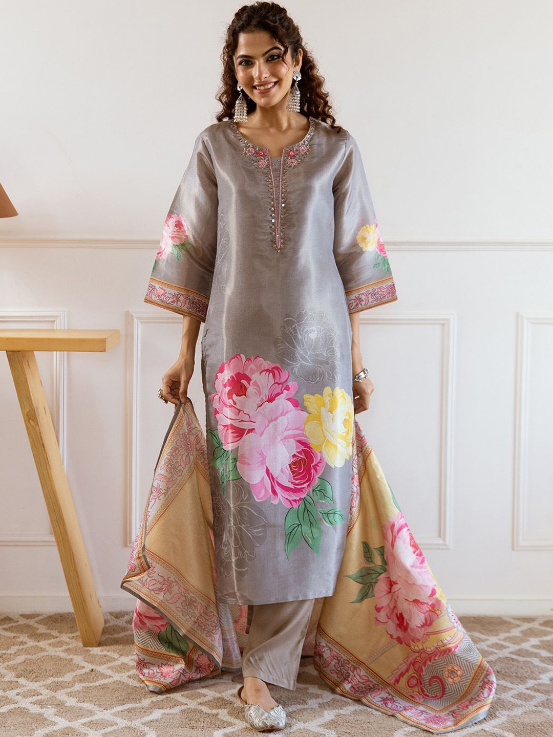

Ishin Women Floral Printed Regular Sequinned Kurta with Trousers & With Dupatta, Grey