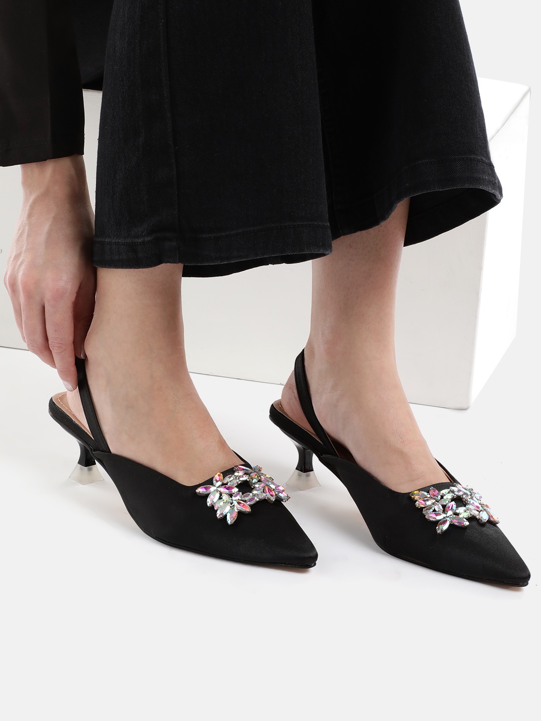 

AXIUM Embellished Party Kitten Pumps, Black