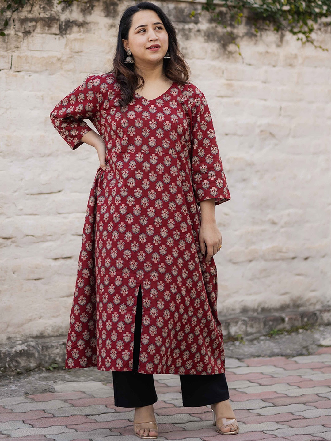 

inkara Plus Size Ethnic Motifs Printed V-Neck A-Line Pure Cotton Kurta, Red