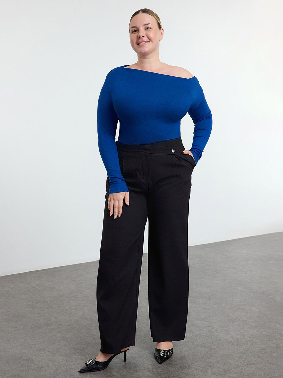 

Trendyol Women Plus Size Off-Shoulder Top, Blue