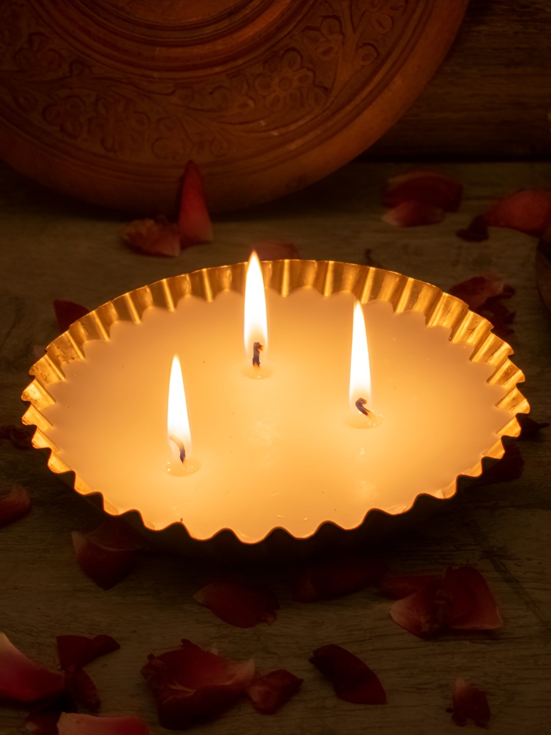

Craftlayout Gold-Toned & White 1 pieces Tea Light Candle
