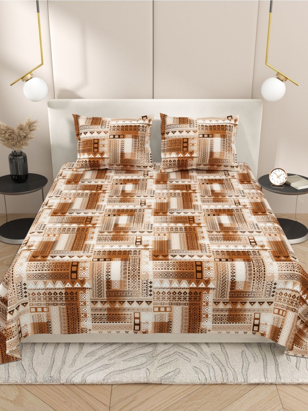 

DREAM WEAVERZ Brown & White Ethnic Motifs 220 TC King Bedsheet with 2 Pillow Covers