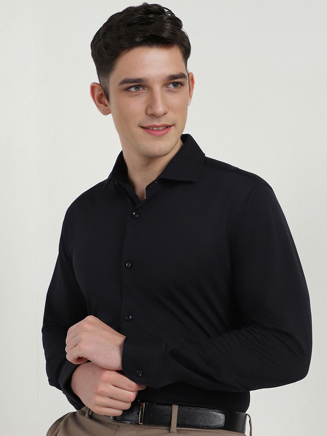 

Allen Solly Sport Men Slim Fit Solid Cotton Formal Shirt, Black