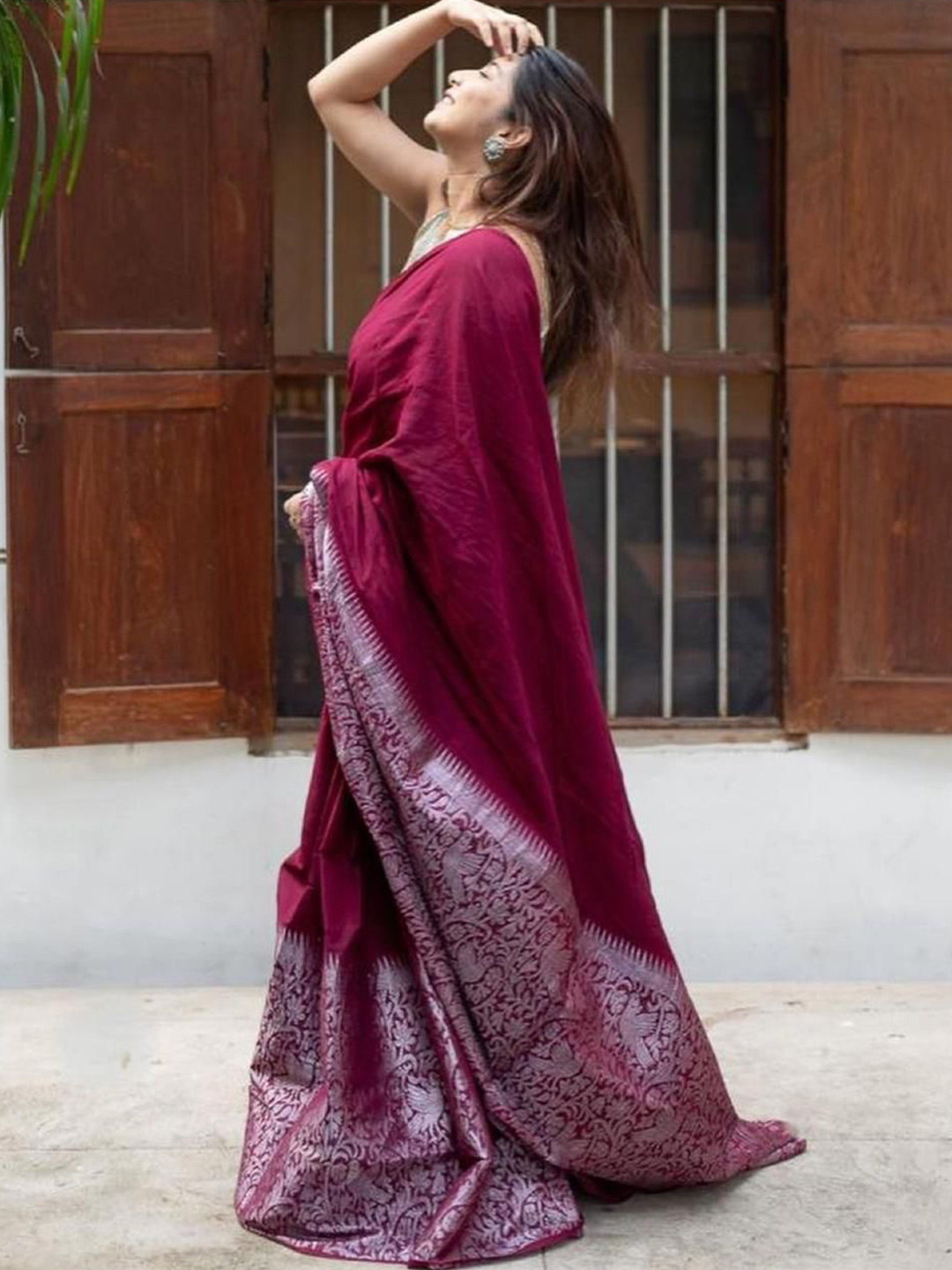 

Manu Designer Zari Saree, Magenta