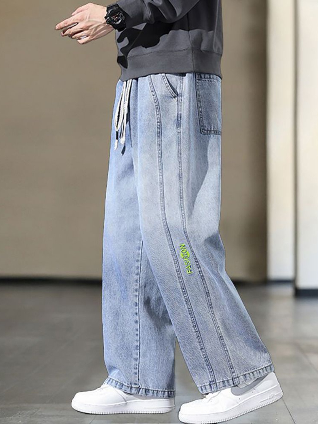 

StyleCast x Revolte Men Straight Fit Light Fade Jeans, Blue