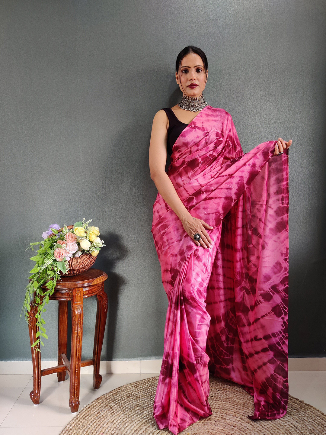 

ZIBLON Tie and Dye Ready to Wear Saree, Pink
