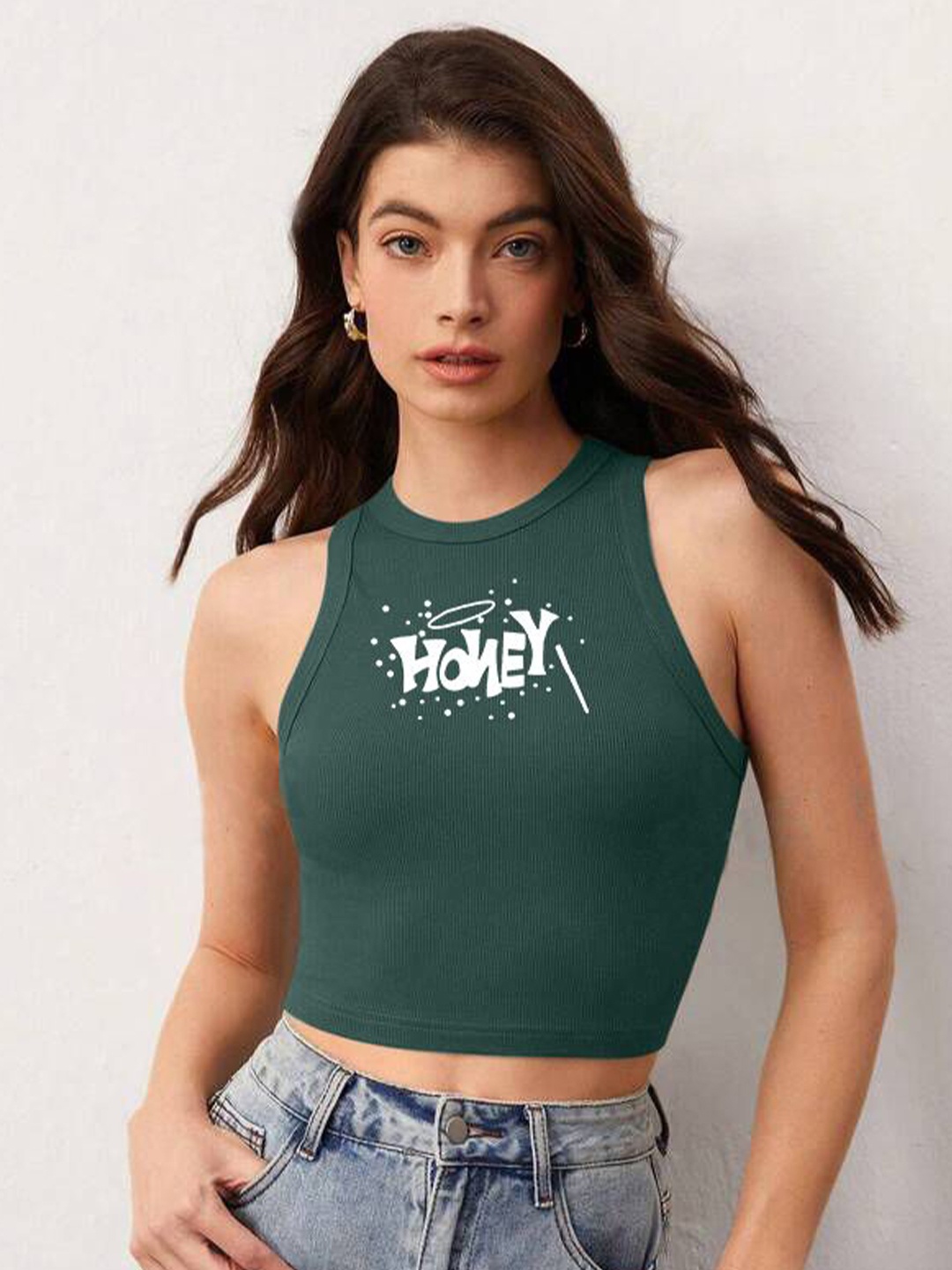 

The Roadster Lifestyle Co Printed Sleeveless Stretchable Crop Top, Green