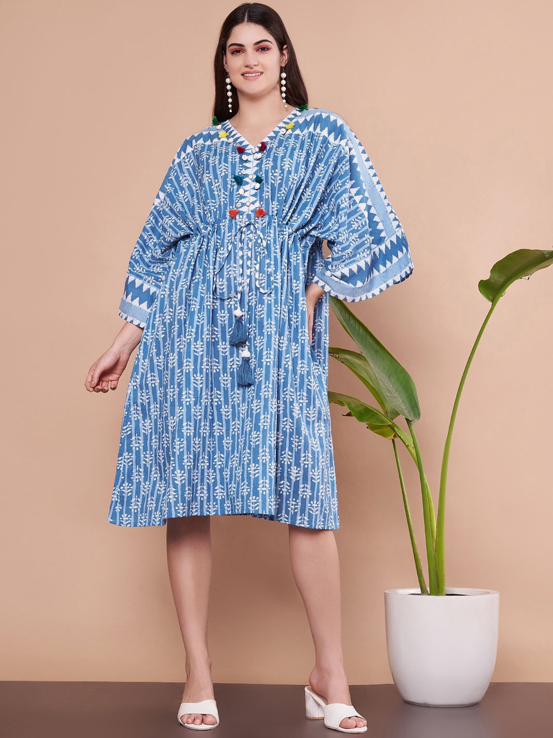 

JAPER KURTI Floral Printed V-Neck Pure Cotton Kaftan Kurta, Blue