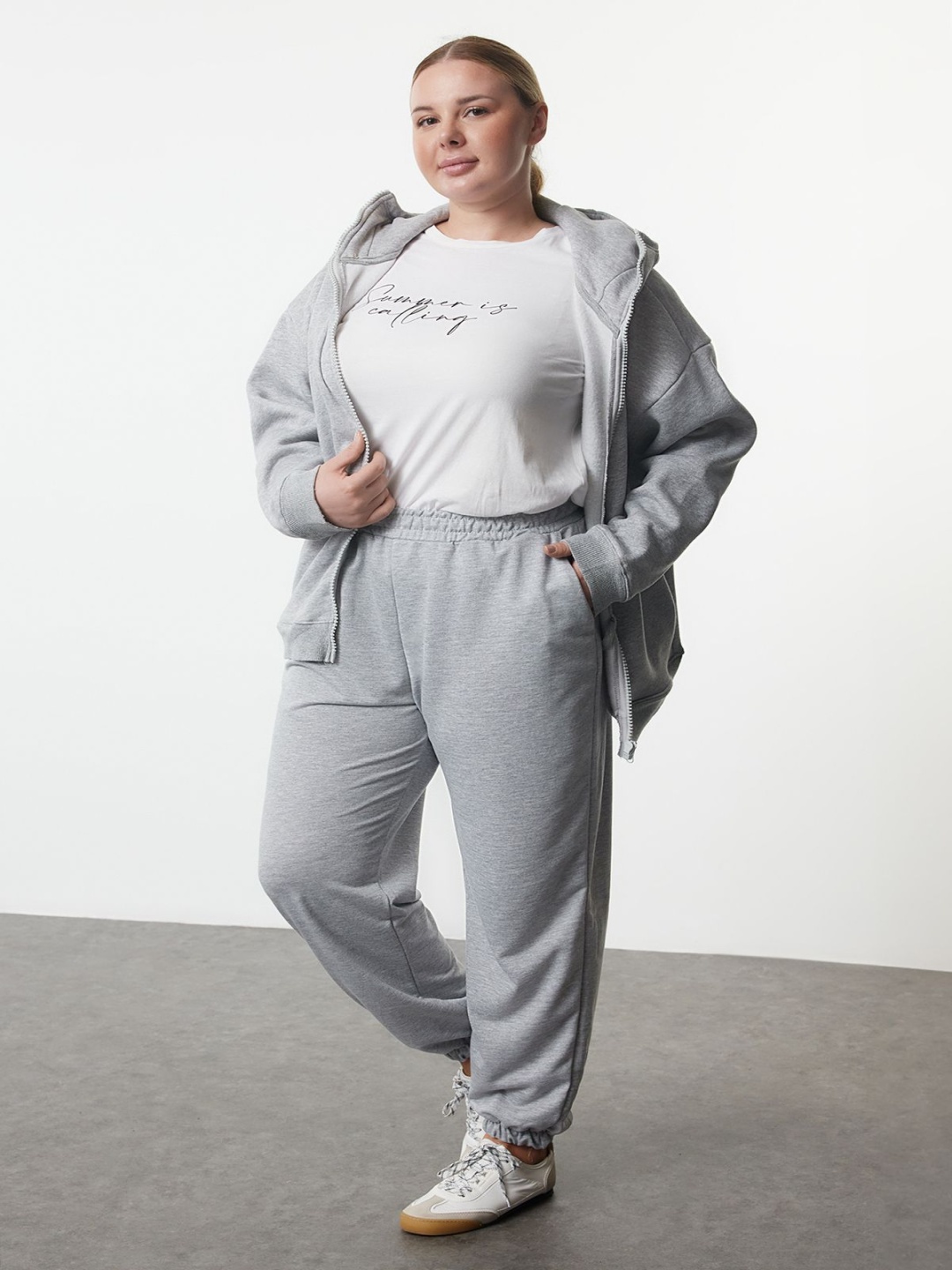 

Trendyol Women Plus Size Regular Fit Jogger, Grey melange