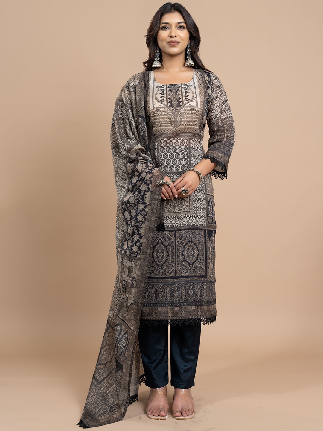 

VIRICA Women Floral Printed Regular Kurta with Trousers & With Dupatta, Beige