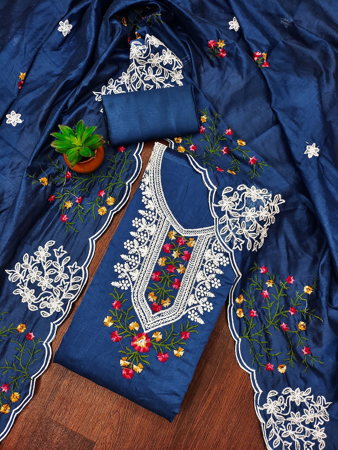 

SHADOW & SAINING Embroidered Unstitched Dress Material, Blue