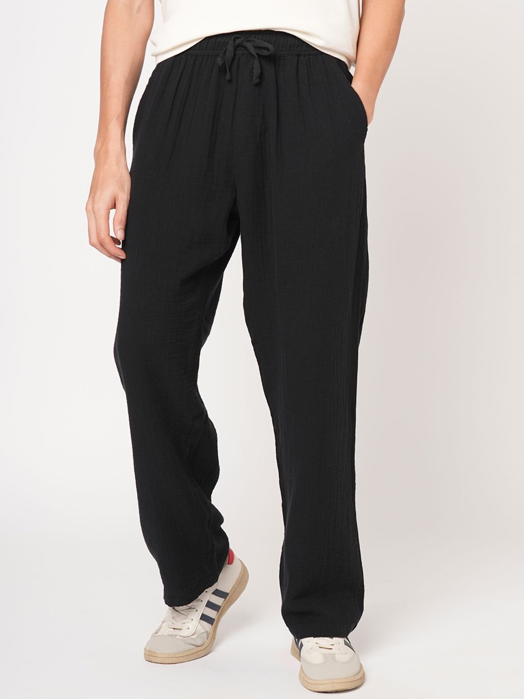 

PRONK Men Relaxed-Fit Regular Trousers, Black