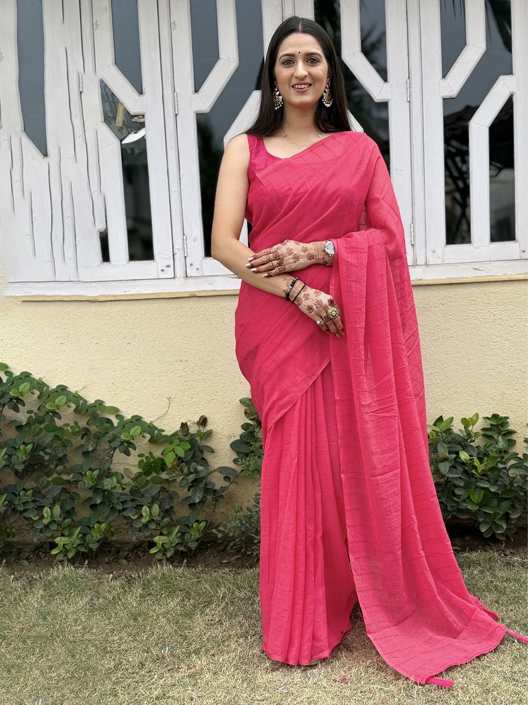 

A TO Z CART Striped Pure Chiffon Saree, Pink
