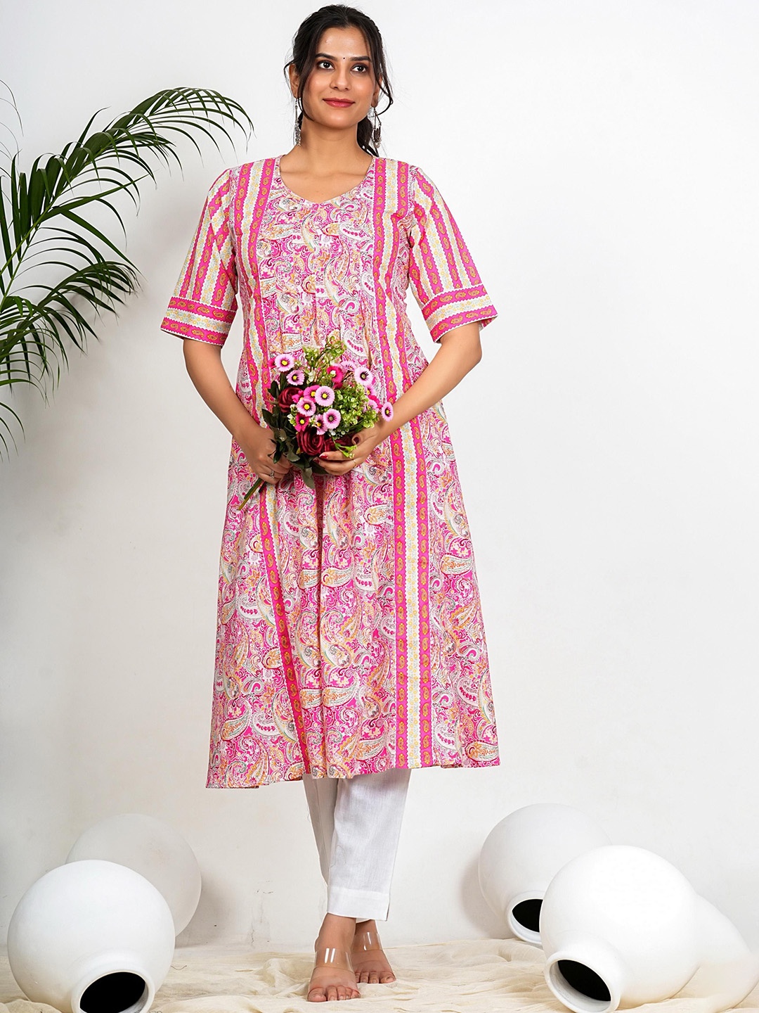 

Vbuyz Paisley Printed Round Neck Pure Cotton Anarkali Kurta, Pink