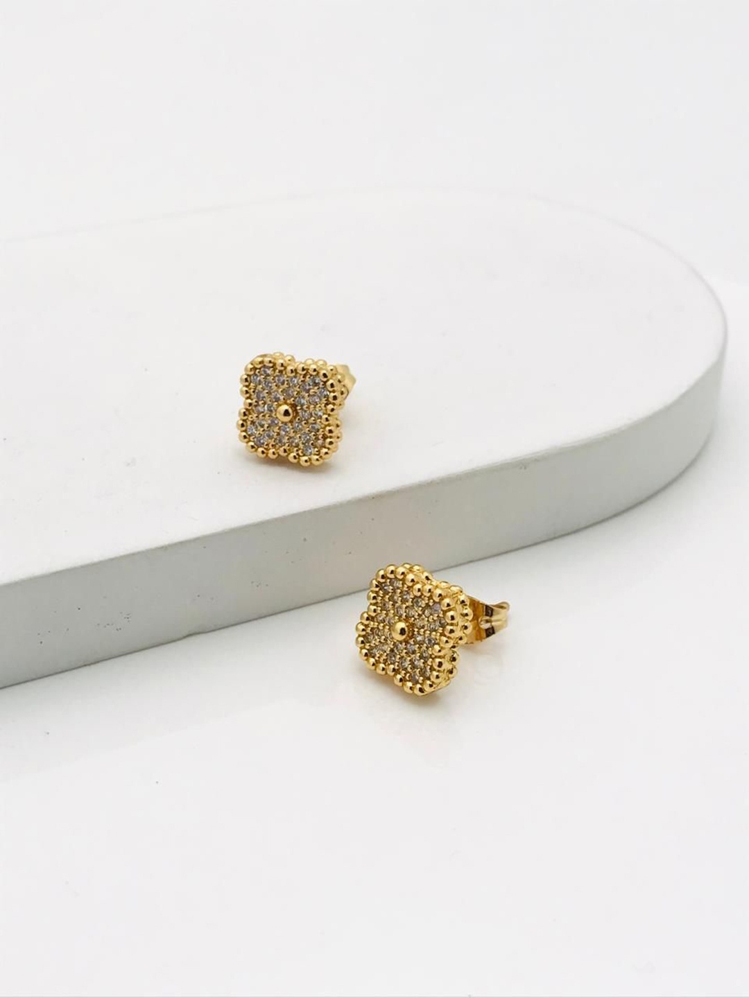 

ANJNI CREATION Gold-Plated Floral Shaped Studs